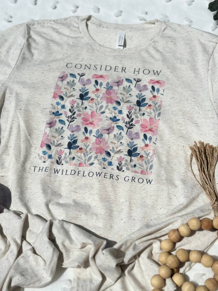 Overvej hvordan Wildflowers Grow Christian Tee for engroshandel hos Only Grace Company