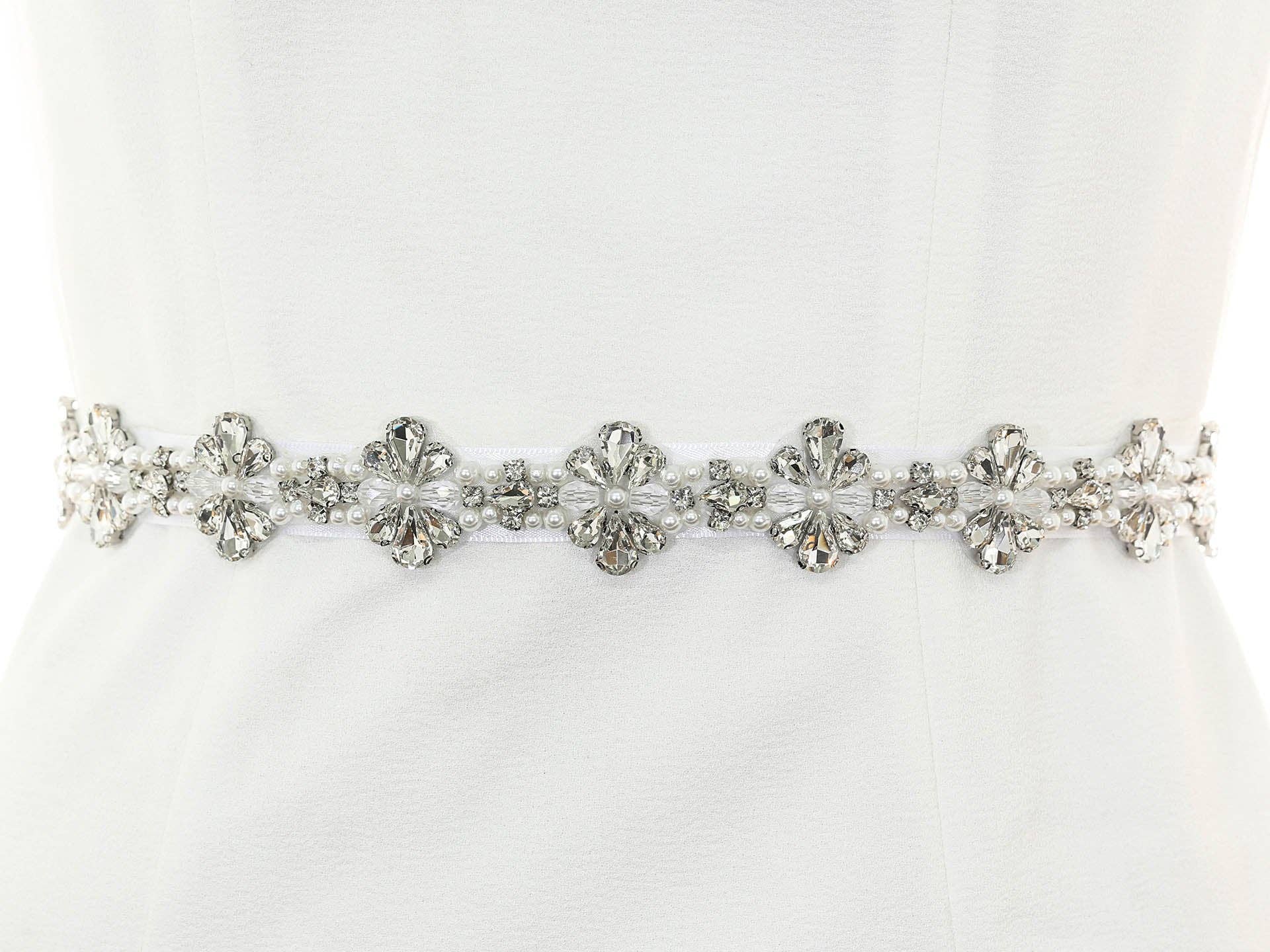 Farinosa Bridal – Großhandel Gürtel – Damen – S1008 Brautgürtel mit Blumenmuster und Strasssteinen0