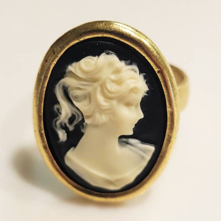 Hvid klassisk stor cameo ring for engroshandel hos Fizz