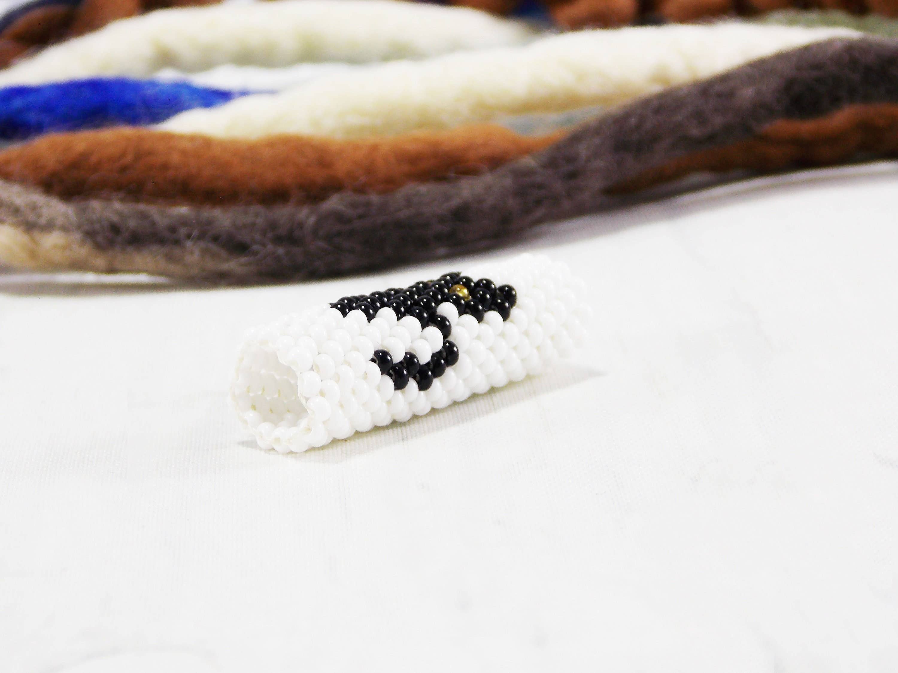 Ninolia – wholesale Pärlor – Svart katt fruktan pärlor 8 mm hål Dreadlock ärm Kattunge Kitty Husdjur Djur Loc Smycken Miniatyr Manschett för hår Peyote Schmuck7