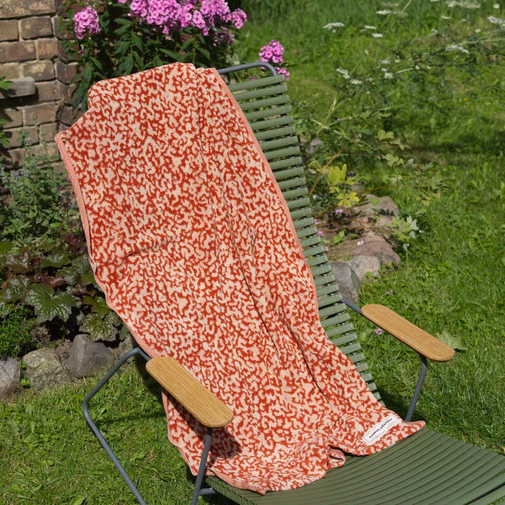 towel.studio - Wholesale Bath Towel - Noisy Camo Bath Towel | Salamander2