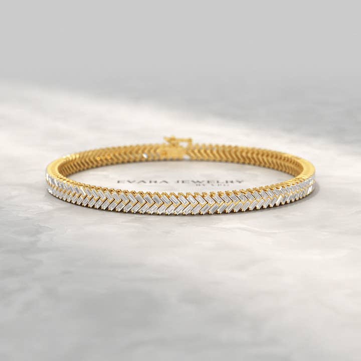11 karaat baguette geslepen diamant chevron tennisarmband in 10K, 14K, 18K massief goud voor wholesale door Evara Jewelry