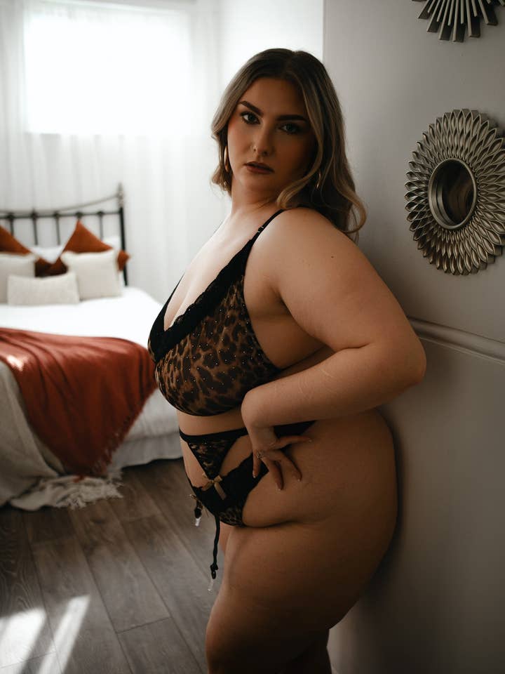 Abigail Walker lingerie – wholesale Lingerie Set – women's – Wild Love Thick Band Lingerie Set10