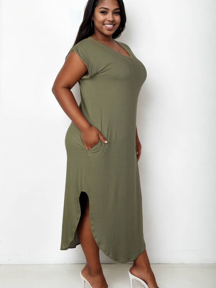 CAPELLA APPAREL - Wholesale Dress - Women's - Plus Size Hidden Pocket Batwing Sleeve V Neck Long Dress6