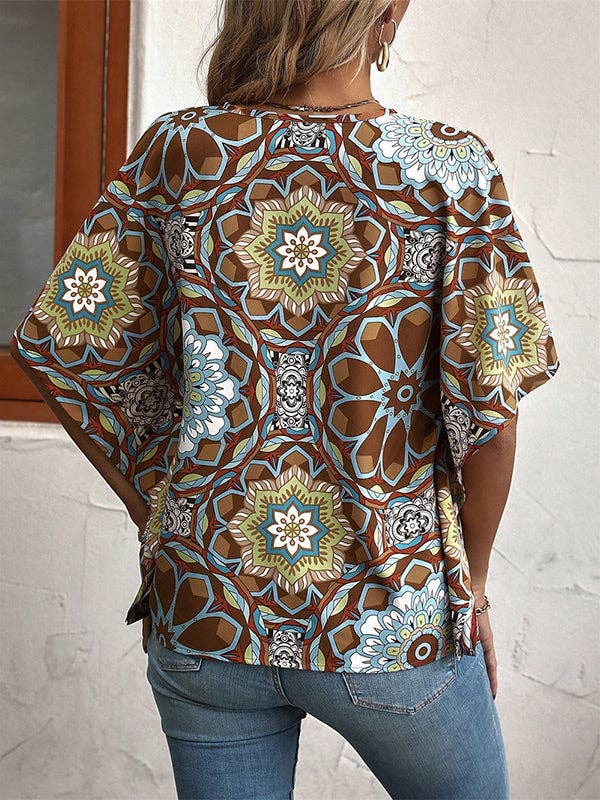 Sheer Trend - Vendita all'ingrosso Camicetta - Donna - Camicette e camicie con scollo a V con maniche a pipistrello e bottoni larghi con stampa floreale5