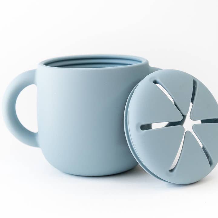 Babeehive Goods - Wholesale Snack Box - Kids & Baby - Silicone Snack Cup with Lid10