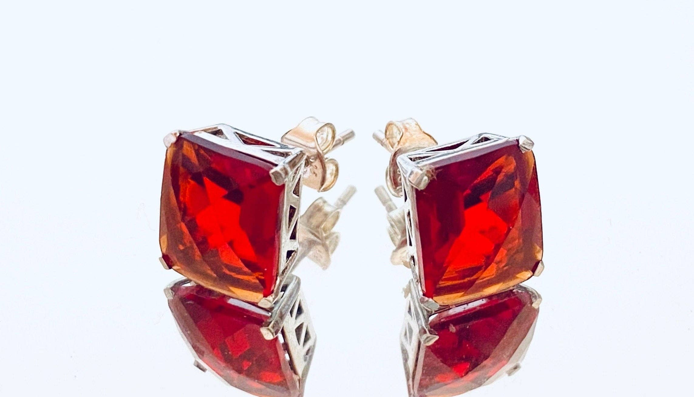 Twan Kee Jewelry - Wholesale Stud/Post Earrings - E40911P Ruby Red Helenite Sterling Silver Studs Earrings