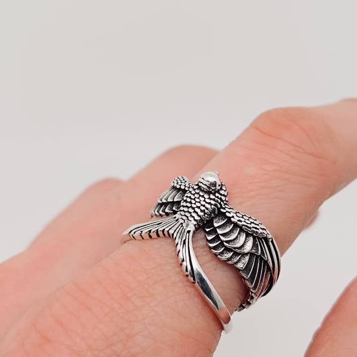 Mio Queena – wholesale Cocktail/statement ring – Silver-plated Swallow Bird Ring1