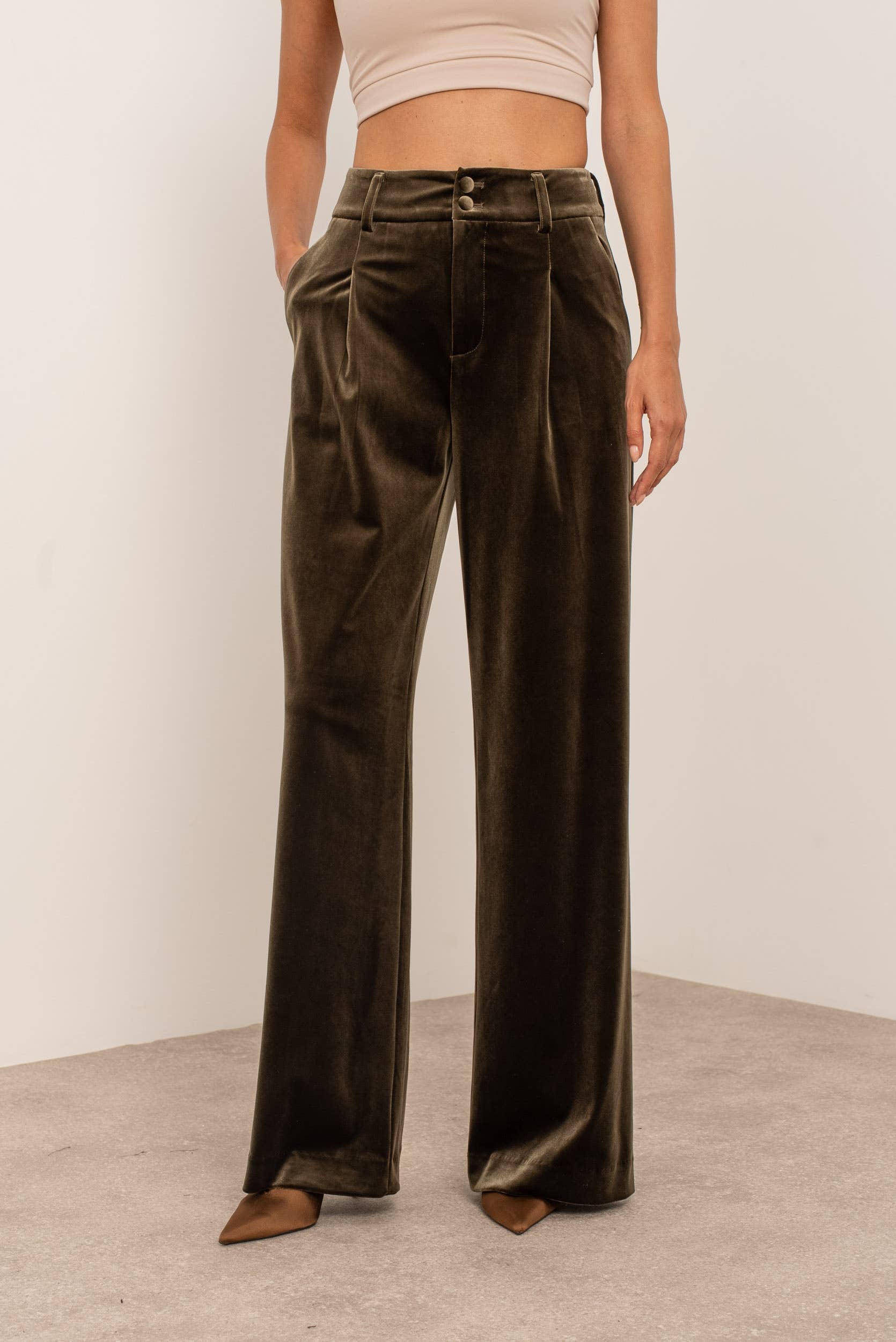 Attentif Paris - Wholesale Pants - Women's - Wide velvet and fluid pants with double button8