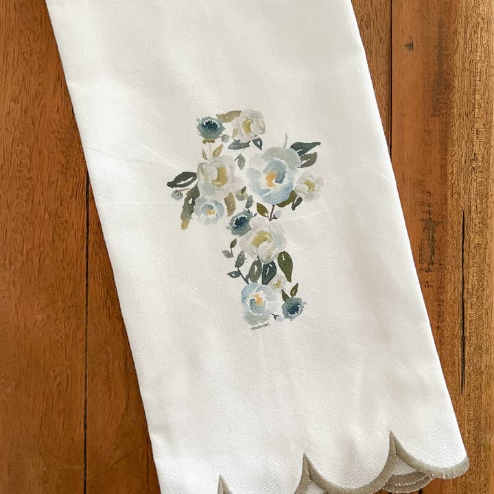 Viskestykke med blomstret kors og bølgekant for engroshandel hos MALWEST design