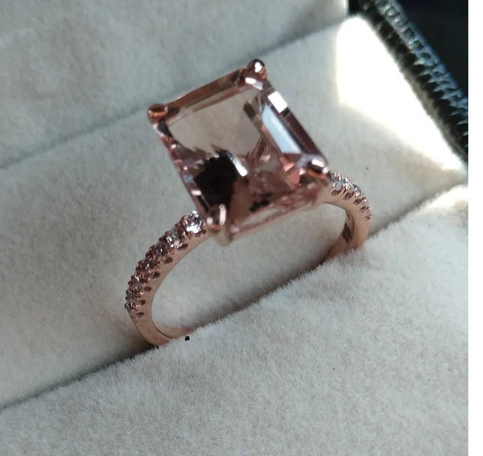 GEMPARA – Engroshandel Forlovelsesring – 14K Massiv Rosaguld Smaragdskåret Morganit Ring 10x8mm