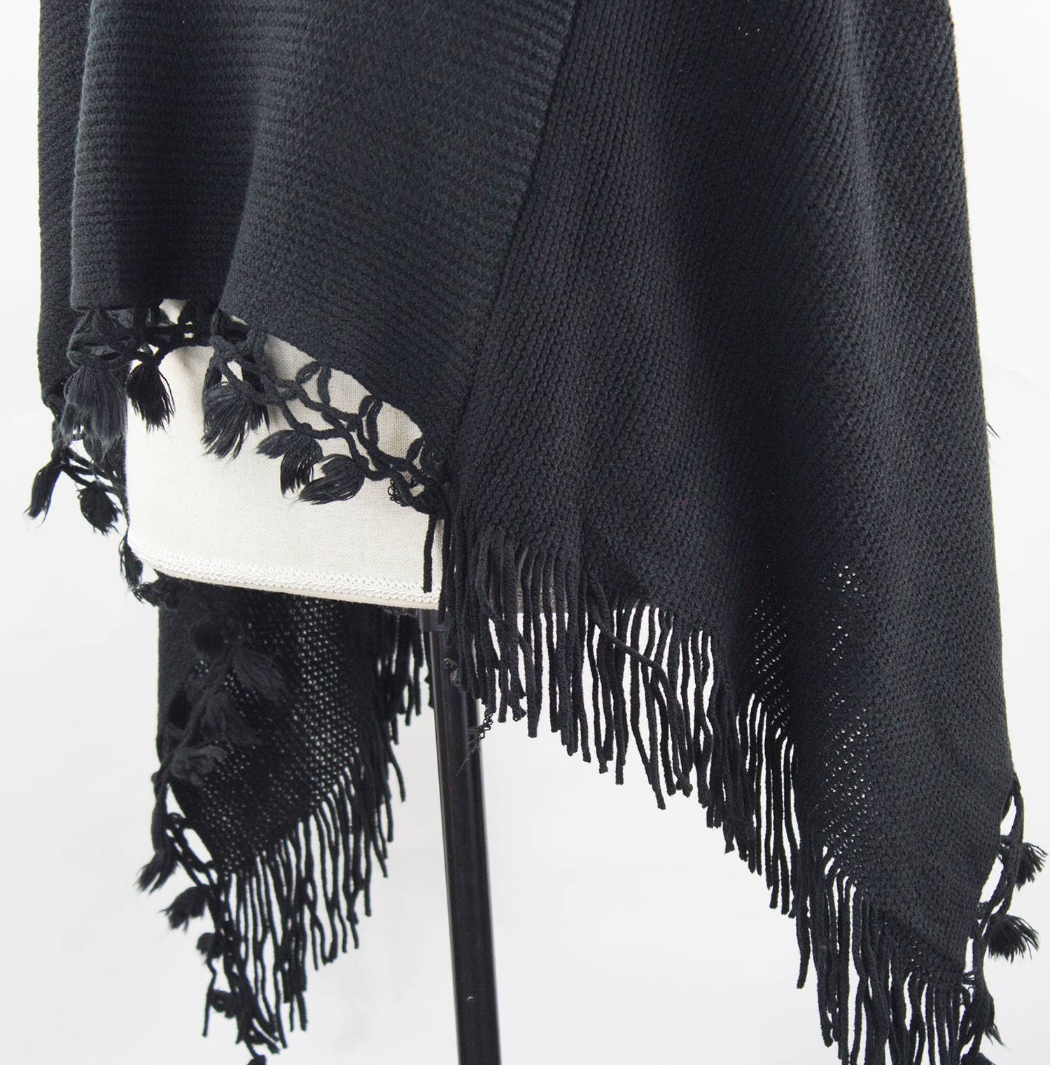 Fennco Styles - Venta al por mayor Poncho - Mujer - Suéter Poncho de Bloques de Color con Flecos13