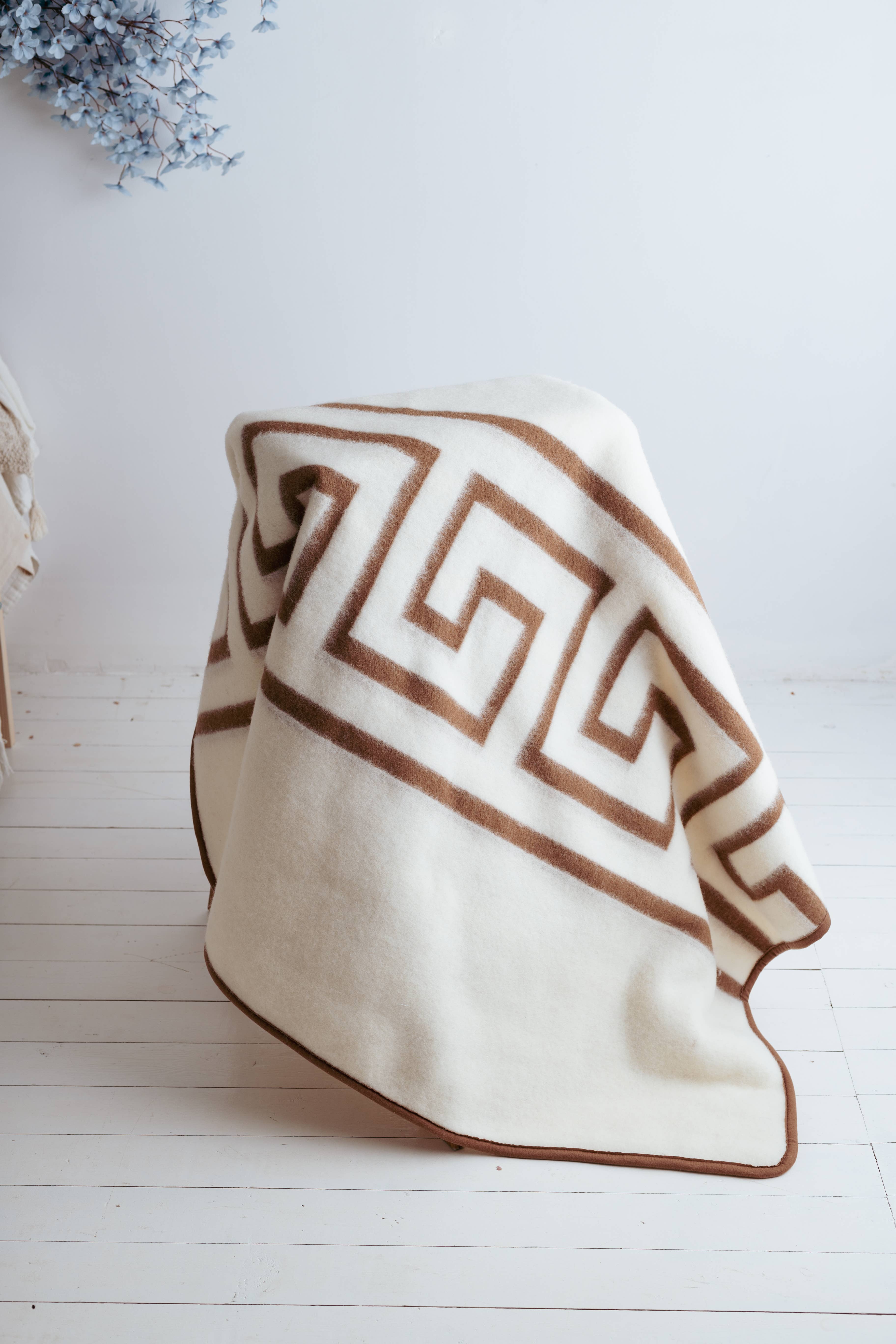 CottoHouse - Wholesale Throw Blanket - Greca Cashmere Blanket / Duvet9