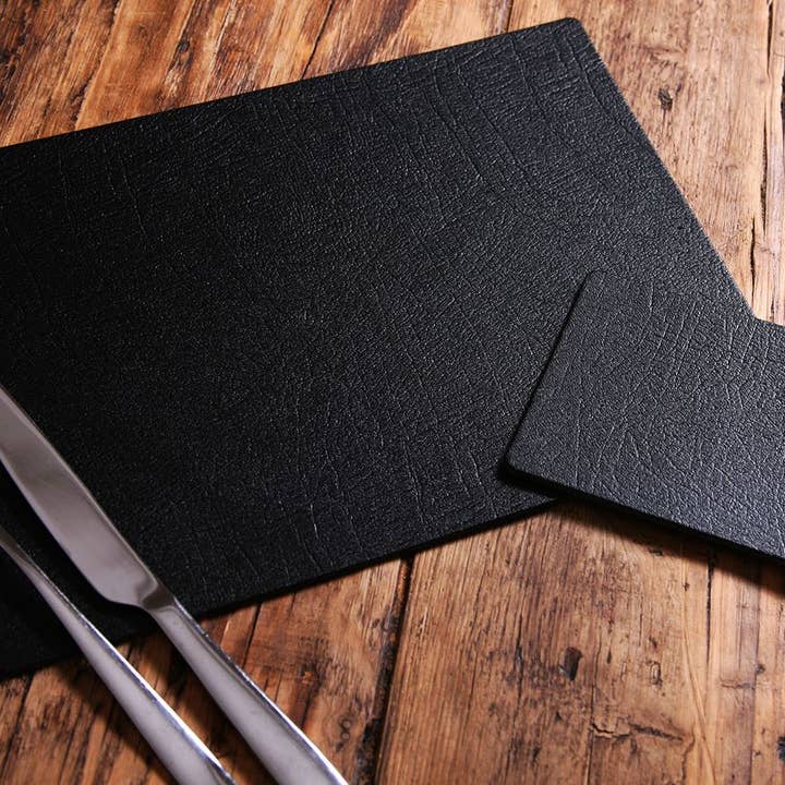 Conjunto de 4 Placemats Classic Pele Preta e 4 Bases para Copos por atacado de The Dapper House
