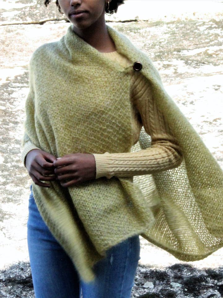 Cardigan con bottoni in mohair verde per la vendita all'ingrosso da parte di lamauri complementos