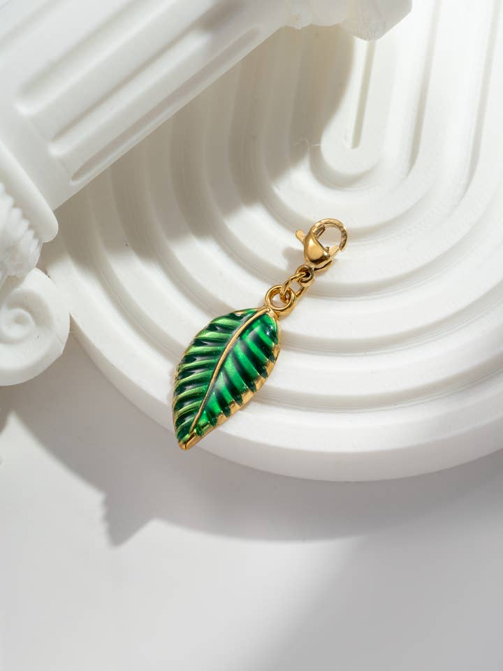 Charm Blatt aus Edelstahl, natürlich, schick, leuchtend für den Großhandel von COSMOS