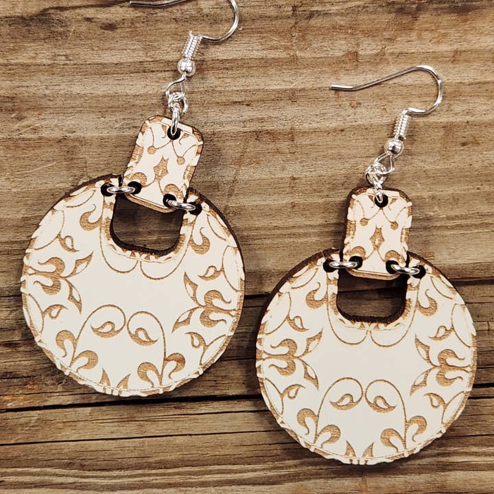 Charnières florales en forme de pendentif pour la vente par Rustic River Engraving