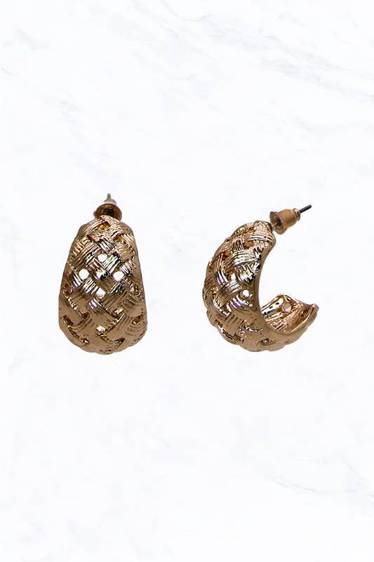 Gold Stud earing with a filigree design for wholesale on Faire