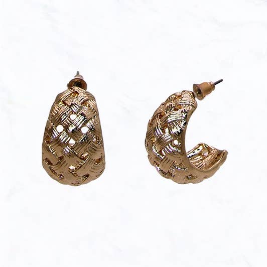 Gold Stud earing with a filigree design for wholesale on Faire0
