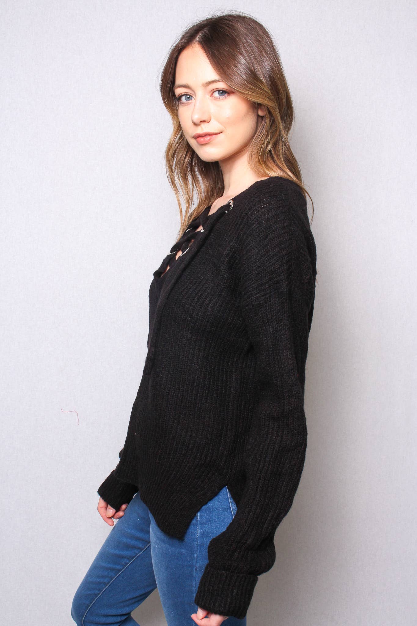 Good Stuff Apparel – Pulôver - Mulher por atacado – Camisola feminina de manga comprida com decote em V e renda2