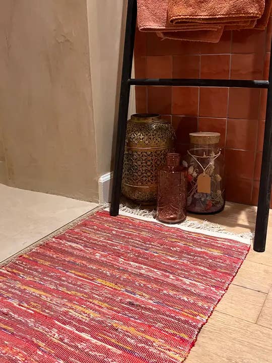 Nieuwe handgeweven sari douchemat - (Rode Vlam) voor wholesale door Crafts by Solid