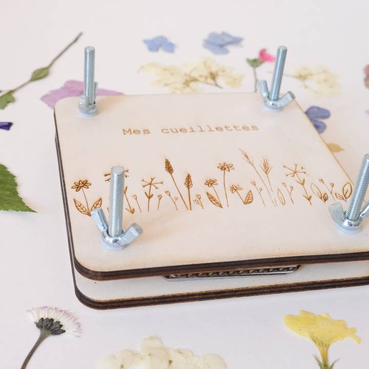 L'Atelier des Epatants – Kit de artesanato DIY por atacado – Prensa pequena para flores com herbário de madeira5