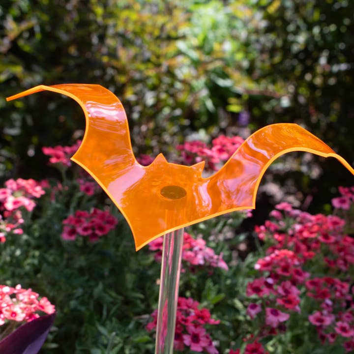 Palo di pipistrello naturale luminoso | Decorazione fluorescente di Halloween per la vendita all'ingrosso da parte di The Colored Petal