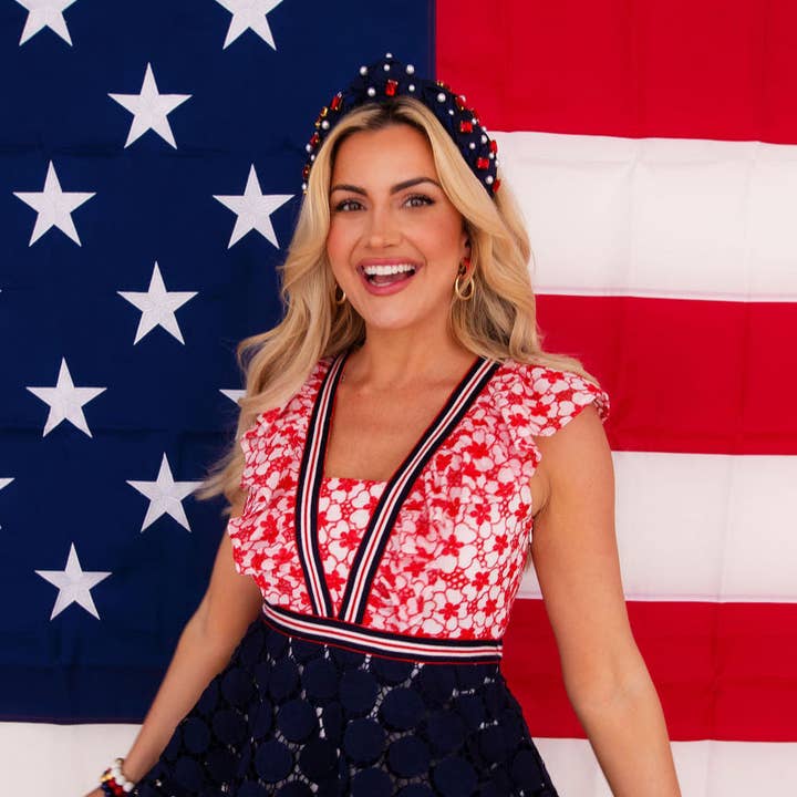 Robe à œillets American Beauty pour la vente par Brianna Cannon