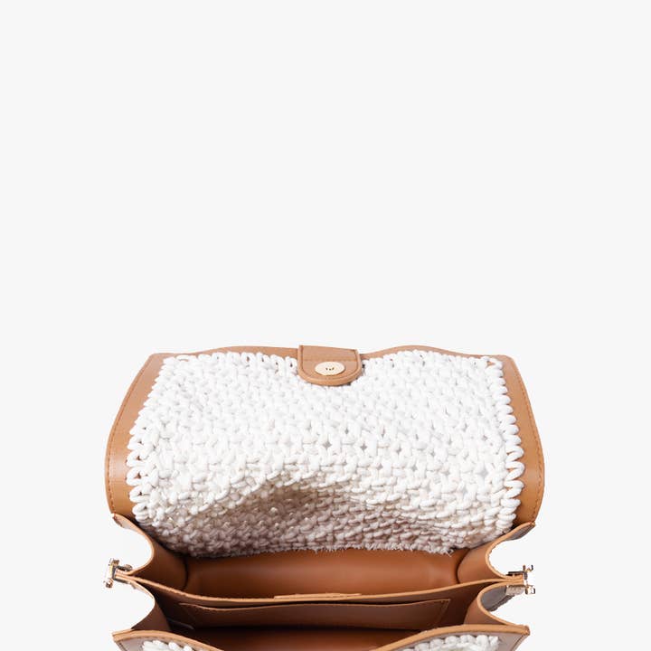 Marfim M2314 Gianna Macrame Woven Crossbody c/ Bracelete para venda a revendedores na Faire2