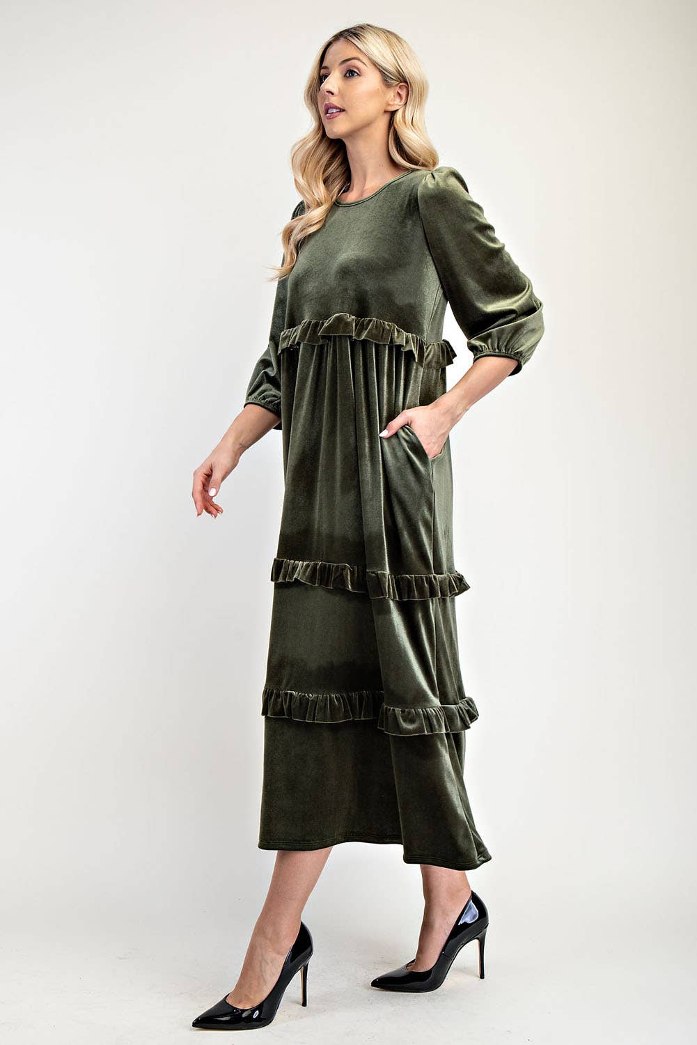 Celeste Clothing – wholesale Klänning - Dam – PLUS SIZE ELEGANT BLYGSAM KLÄNNING I SAMMET -MD33897-PL24