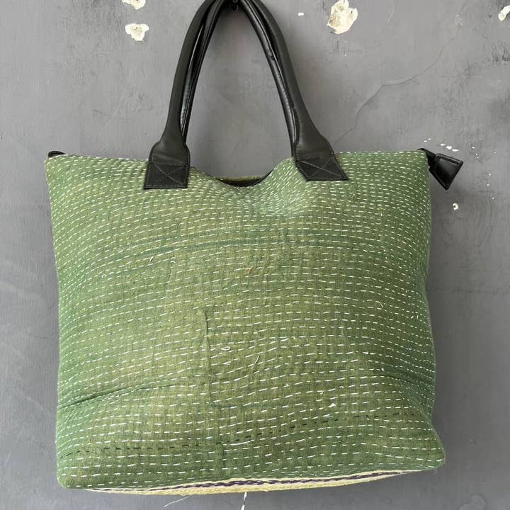 bhavnas boutique - Venta al por mayor Bolsa de asa- Mujer - Bolso Kantha de algodón indio liso verde con correa de piel