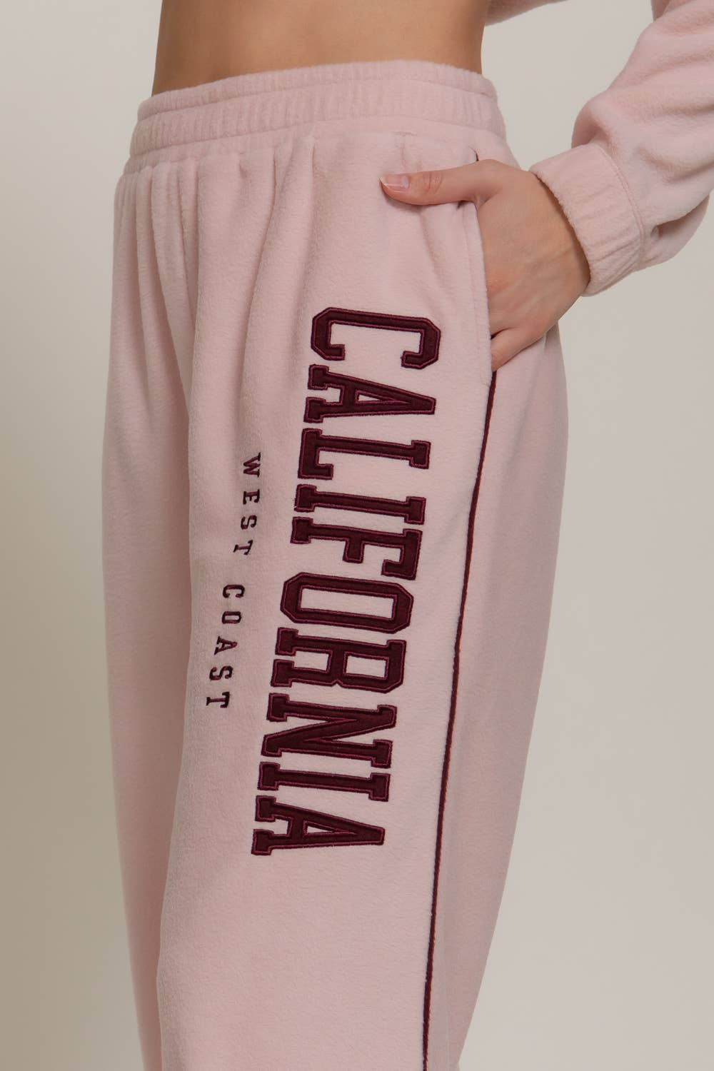 Active Basic | Active USA – calças de treino - Mulher por atacado – Calças de Fato de Treino com Detalhe de Vivo e Bordado de Perna Larga16