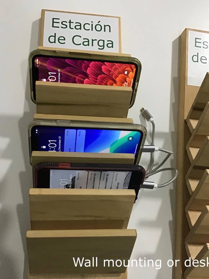 Smartphone wooden charging station - Wall mounting or desk for wholesale by Soluciones De Espacio