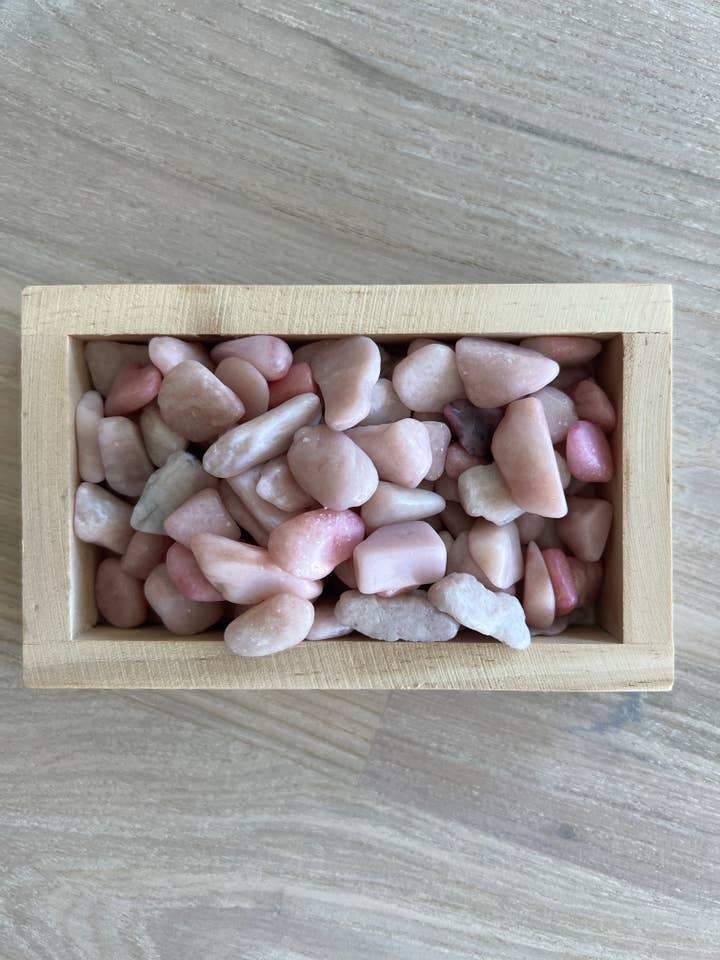 Rosafarbene Opalsplitter 10—20 mm für den Großhandel von Luna Rae