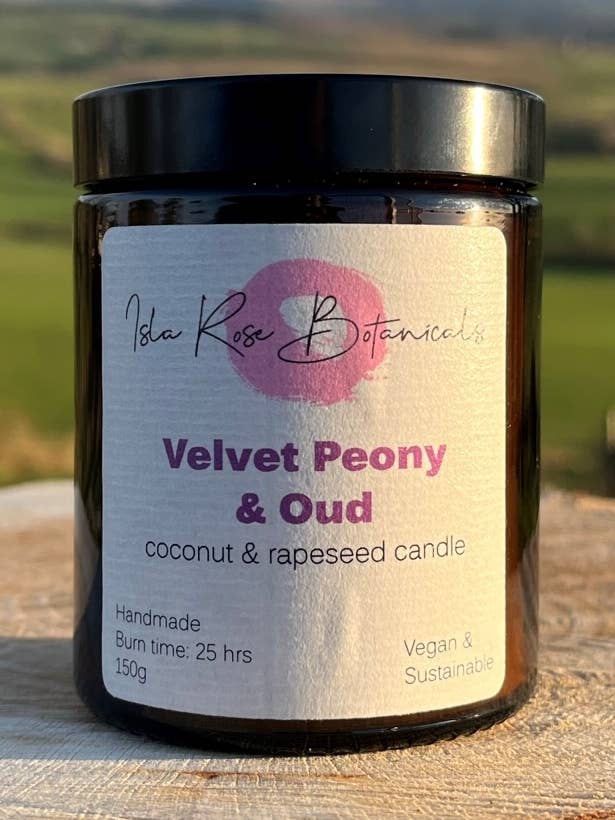 Sammet Pion & Oud Rapsfrö och kokosnöt ljus för wholesale av Isla Rose Botanicals