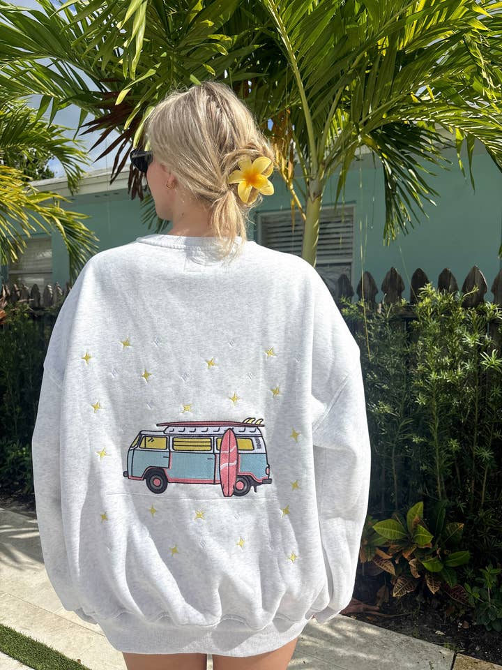 Pearl Grey Embroider Van Star Sweatshirt for wholesale by Sunkissed Coconut