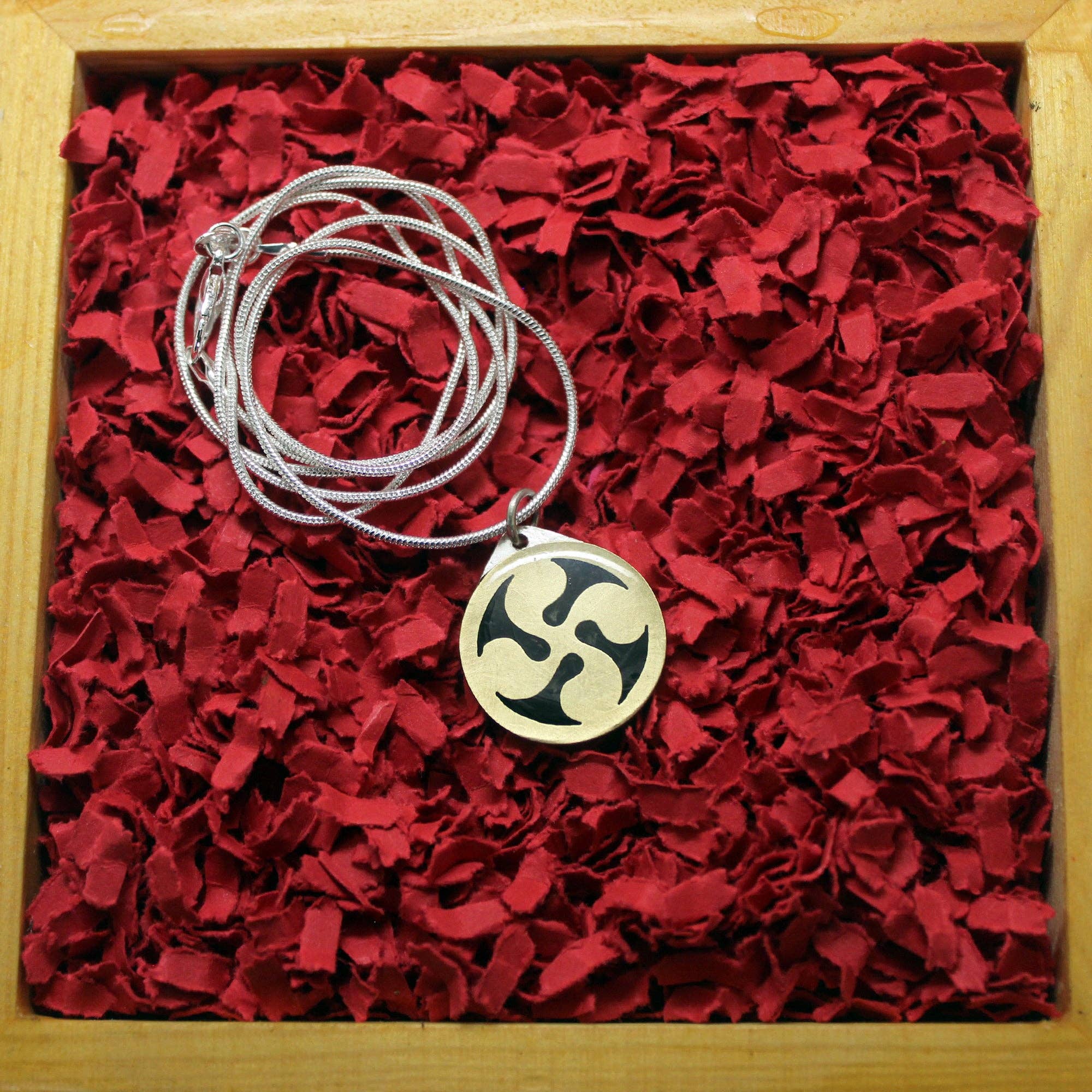 Plataica - Wholesale Pendant/Charm Necklace - Lauburu pendant in 925 silver and brass9