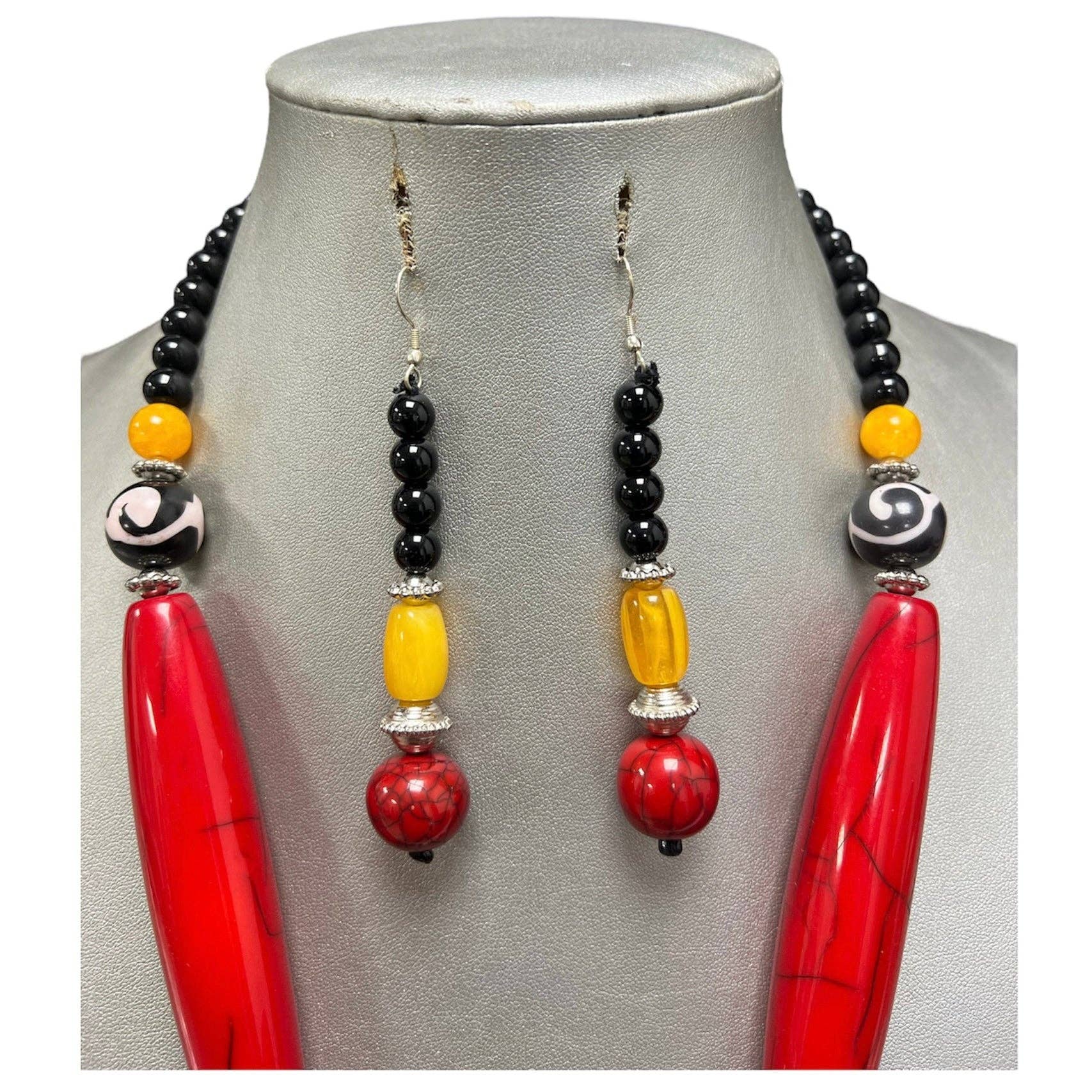 African Stars - Wholesale Jewelry Set - Women's Colored Wooden Necklace Set With Large Pendant -- Jewelry 495