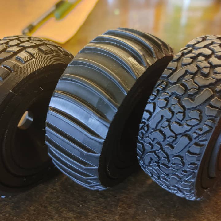 Tire Treaded Fidget Spinners for wholesale by XALT 3D DESIGNS