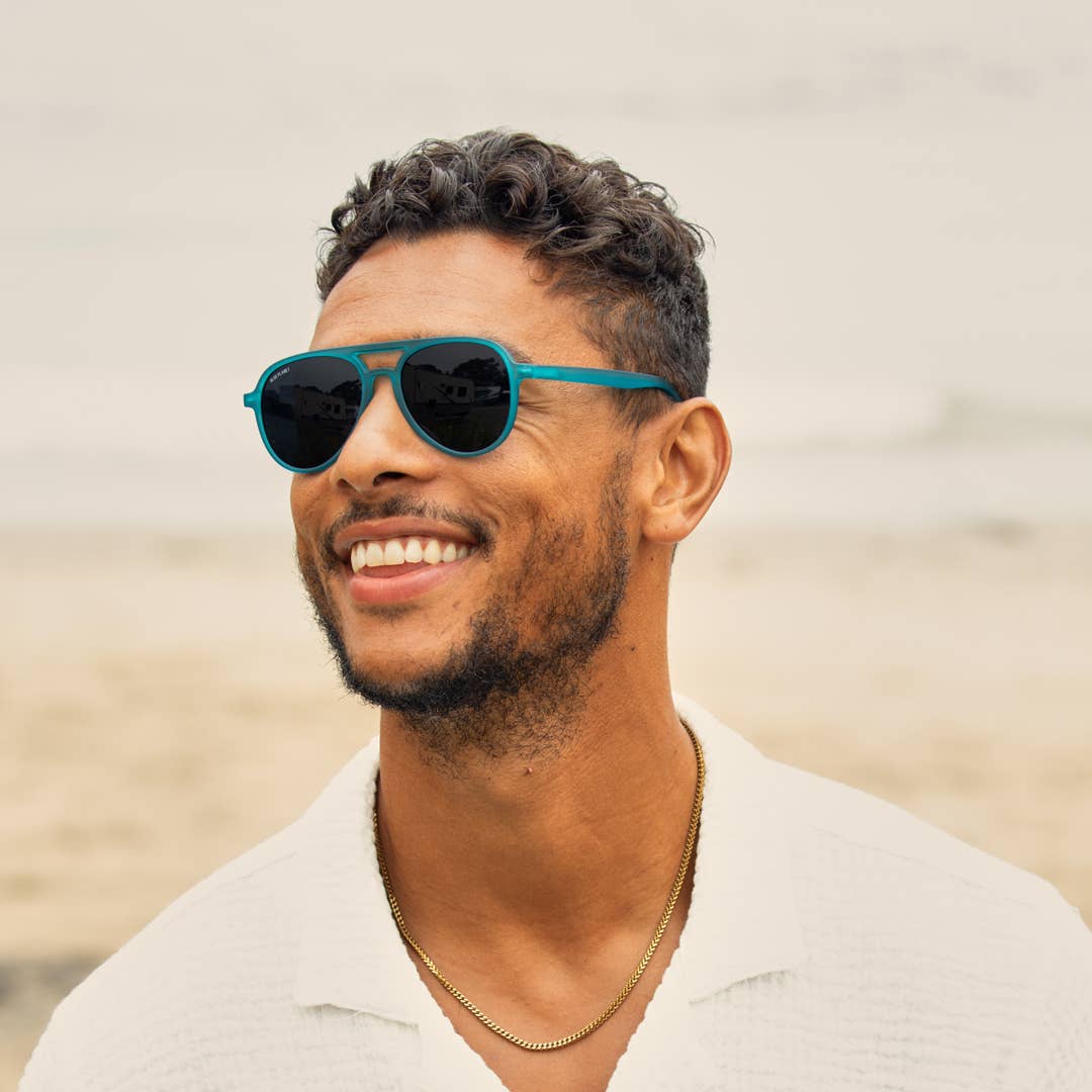 Blue Planet Eco-Eyewear – wholesale Solglasögon - Herr – BP10324 - Dunes - Mjuk Blå / Rök Polarisade Linser1
