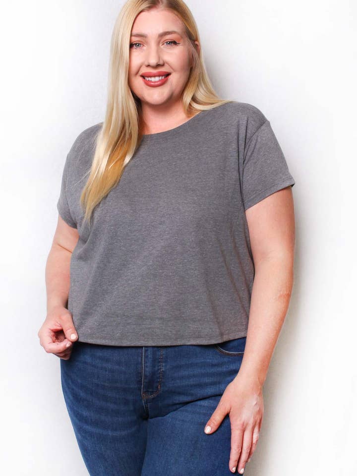 Top corto de manga corta con cuello redondo Plus para mujer para venta al por mayor de Good Stuff Apparel