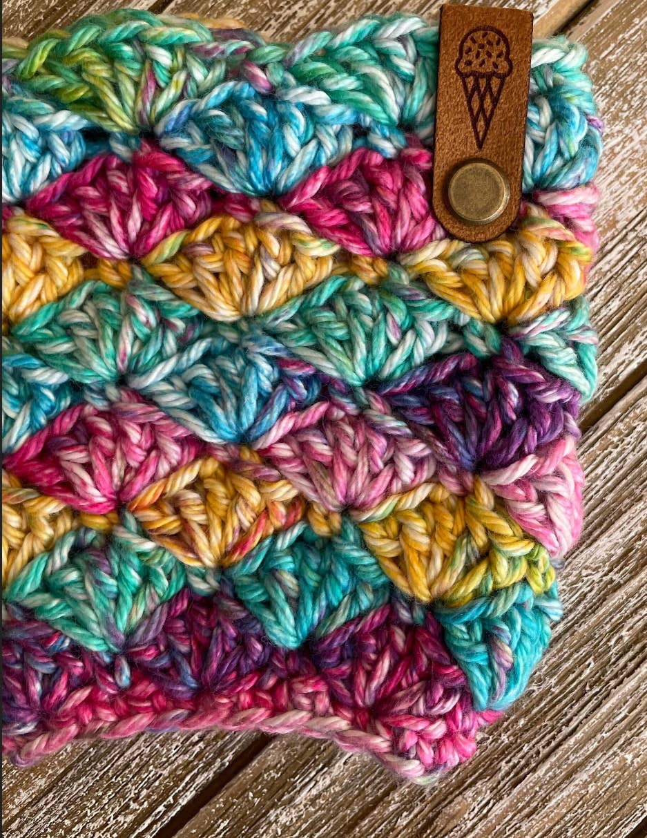 Whimsical Winnie - Wholesale Drink Huggers & Koozies - Ice Cream Pint Cozy1