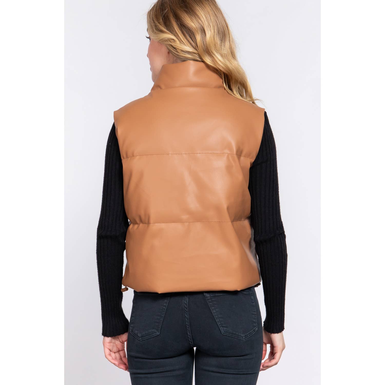 Apolline – wholesale Väst - Dam – HÖG HALS QUILTAD PU PUFFER VÄST11