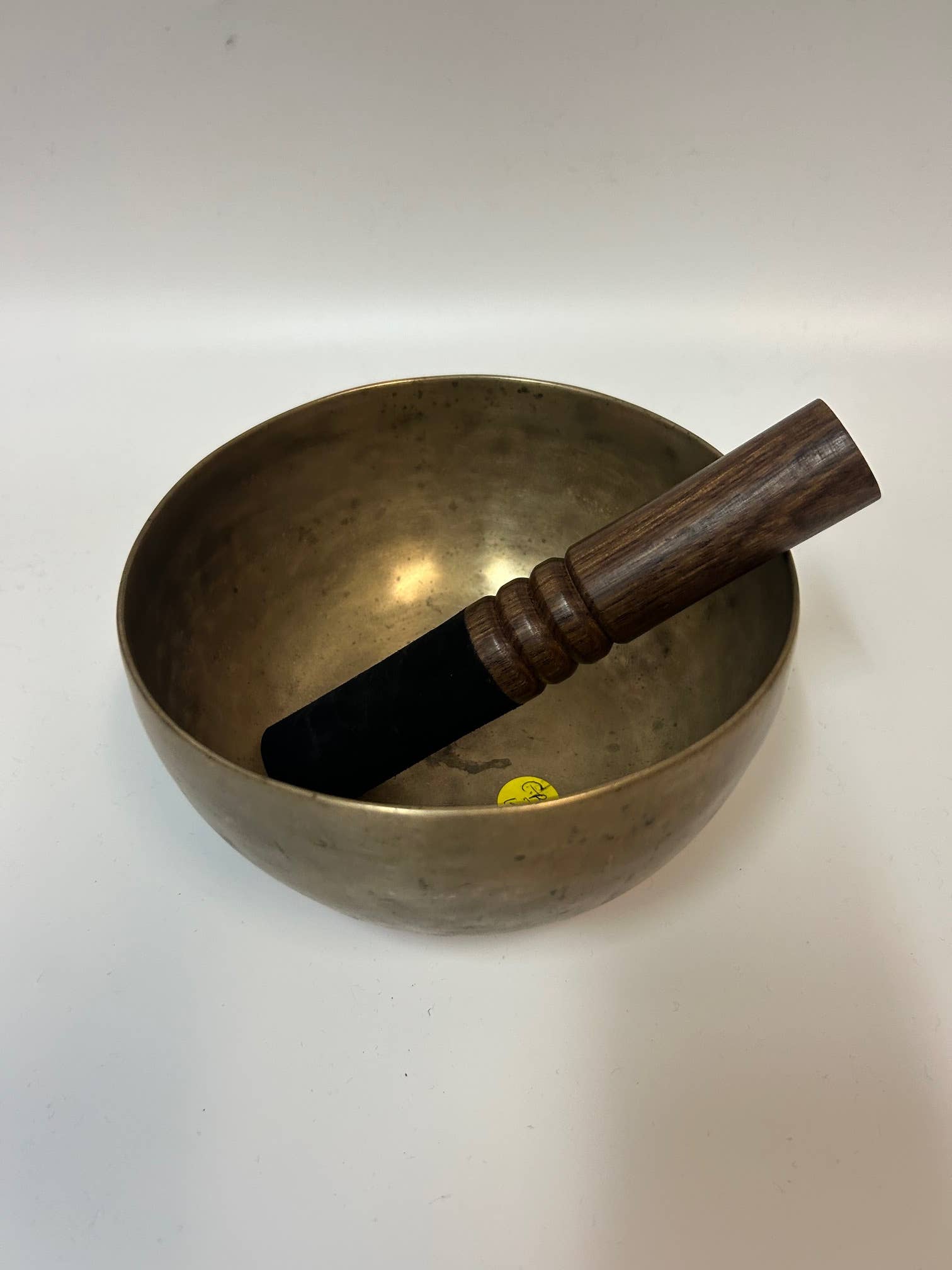 ART HIMALAYAN TRADING LTD - Wholesale Meditation Supplies - Antique Healing Himalayan Yoga Tibetan Singing bowl ID#Eb151