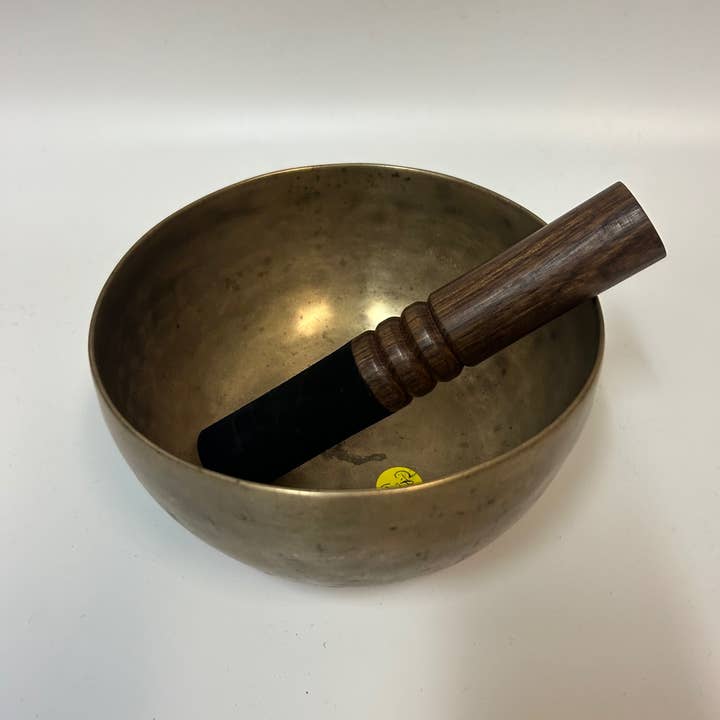 ART HIMALAYAN TRADING LTD - Vente Accessoire de méditation - Bol chantant tibétain antique de guérison himalayenne ID#Eb151