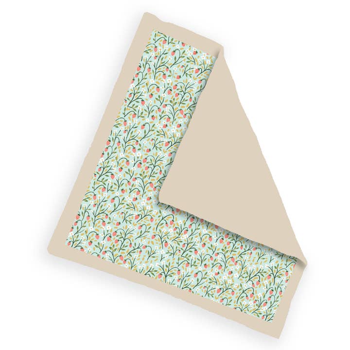 Copertina in Mussola per Bambini Fragola Meadow per la vendita all'ingrosso da parte di 1canoe2 | One Canoe Two Paper Co.