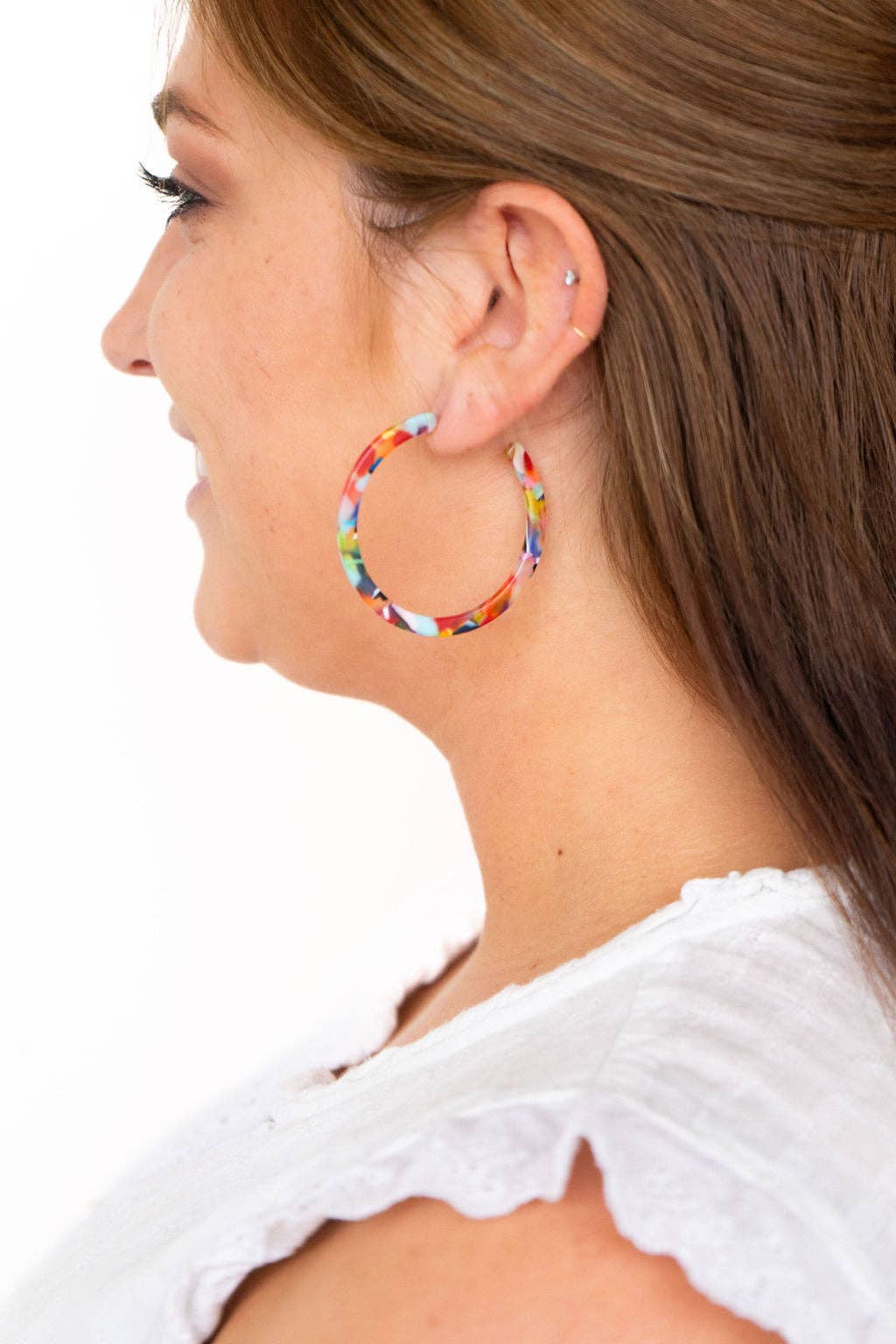Spiffy & Splendid - Vendita all'ingrosso Orecchini a cerchio - Cameron Fiesta - Orecchini a cerchio grandi colorati, gioielli Spiffy & Splendid1