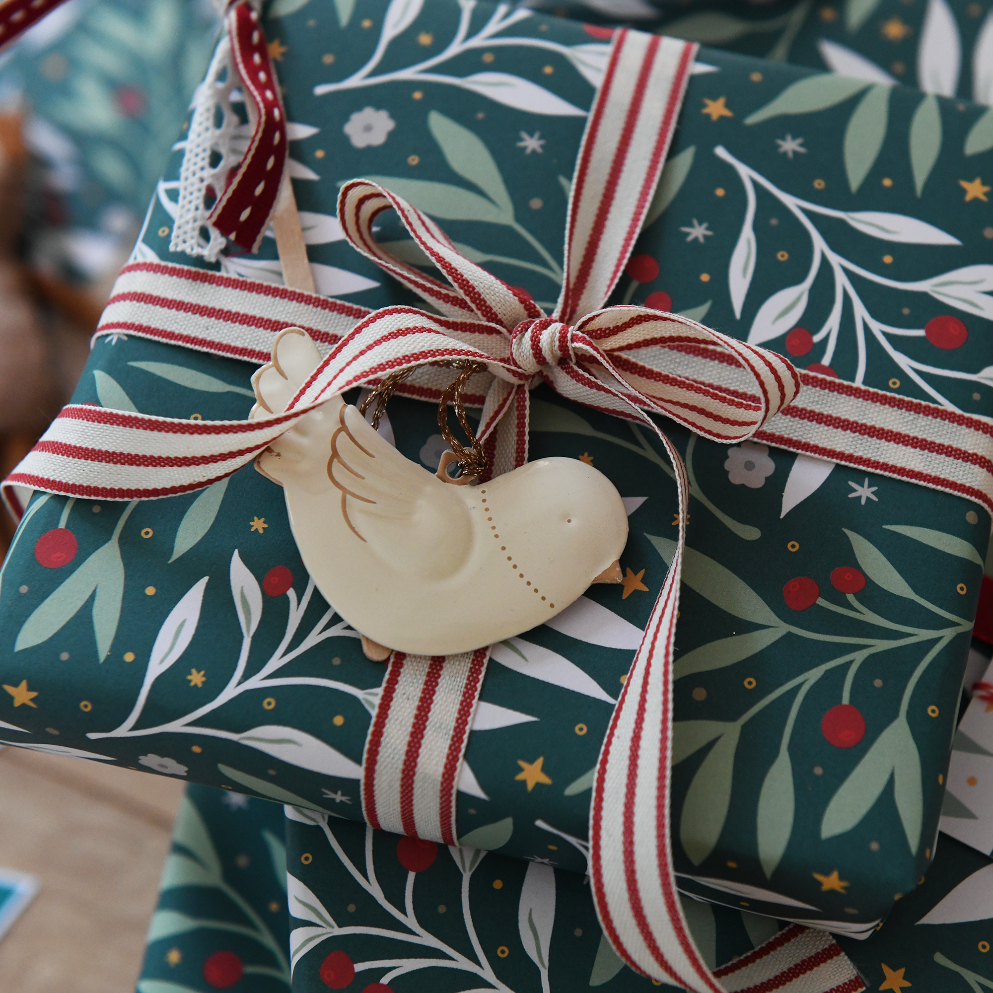 Clara and Macy - Vendita all'ingrosso Carta da regalo in fogli - Carta da regalo Meredith Green Christmas Foliage2