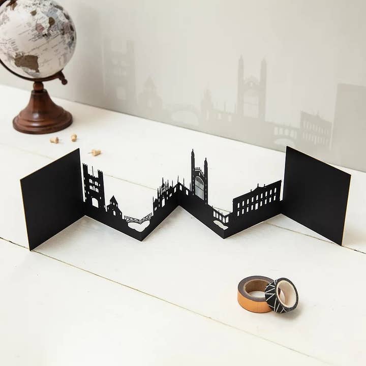 Cartes Papercut 3D Cambridge pour la vente par Snapdragon Designs