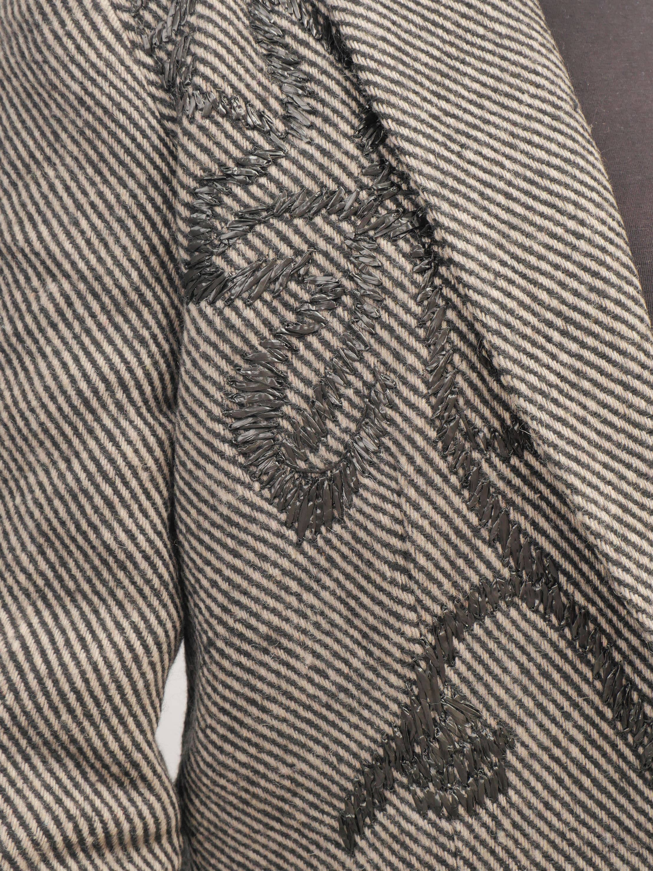 Cecile Wang - Wholesale Blazer - Women's - Long wool blazer with embroidered patterns MJ2634093